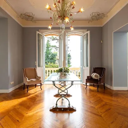 Gioiello 10, Emma Villa