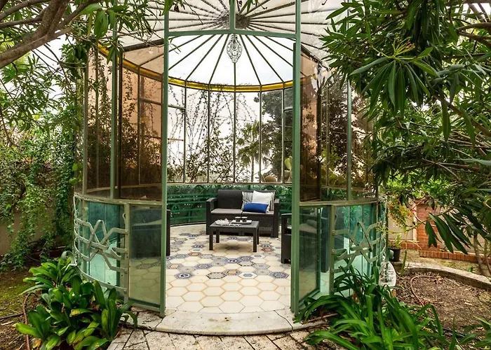 Gioiello 10, Emma Villa