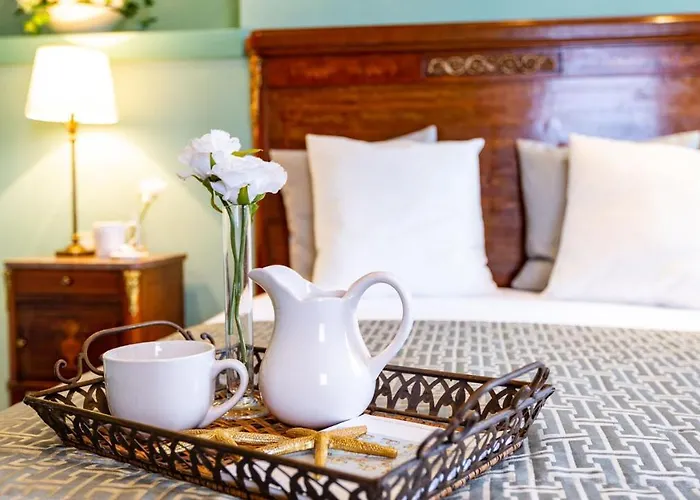 Gioiello 10, Emma Villa